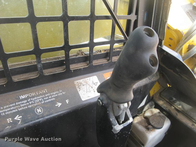 image for item DC2466 2008 John Deere 325 skid steer