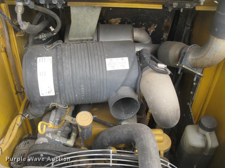 image for item DC2466 2008 John Deere 325 skid steer