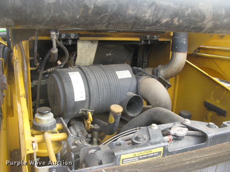 image for item DC2466 2008 John Deere 325 skid steer