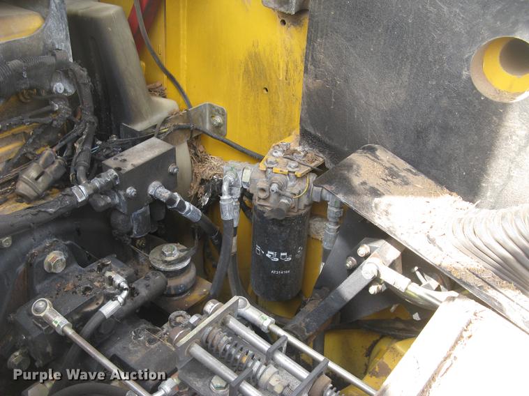 image for item DC2466 2008 John Deere 325 skid steer