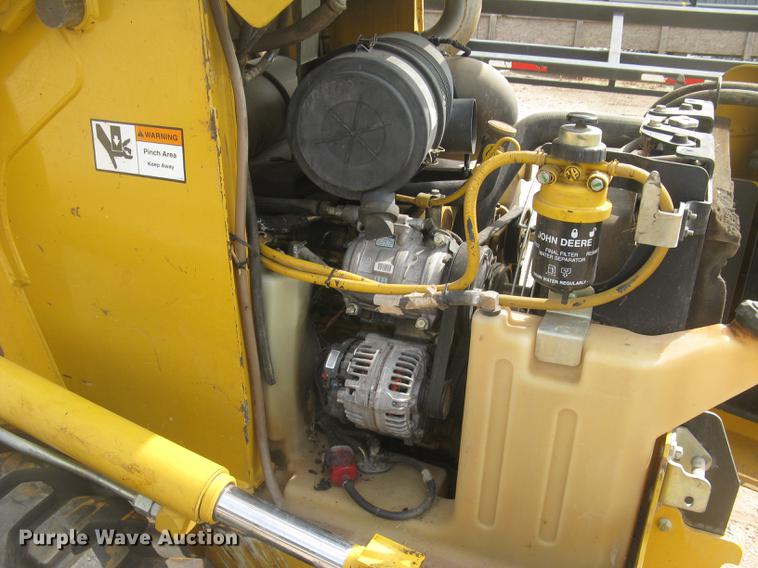 image for item DC2466 2008 John Deere 325 skid steer