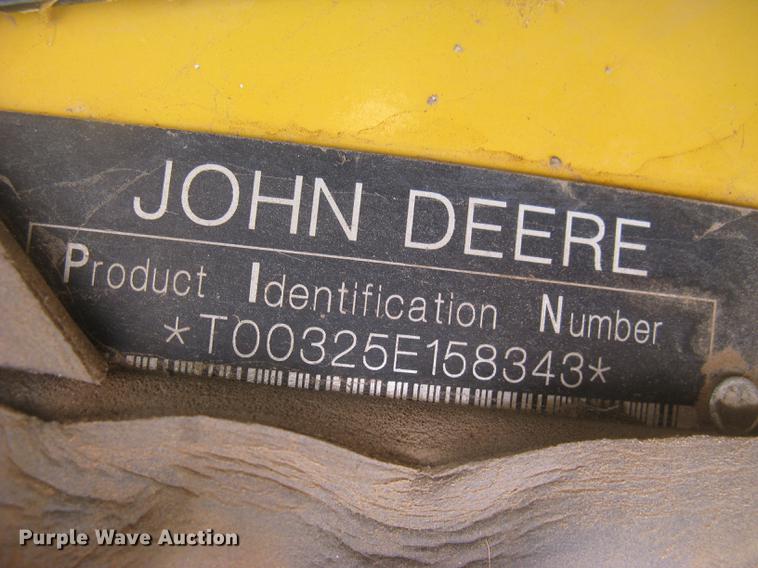 image for item DC2466 2008 John Deere 325 skid steer