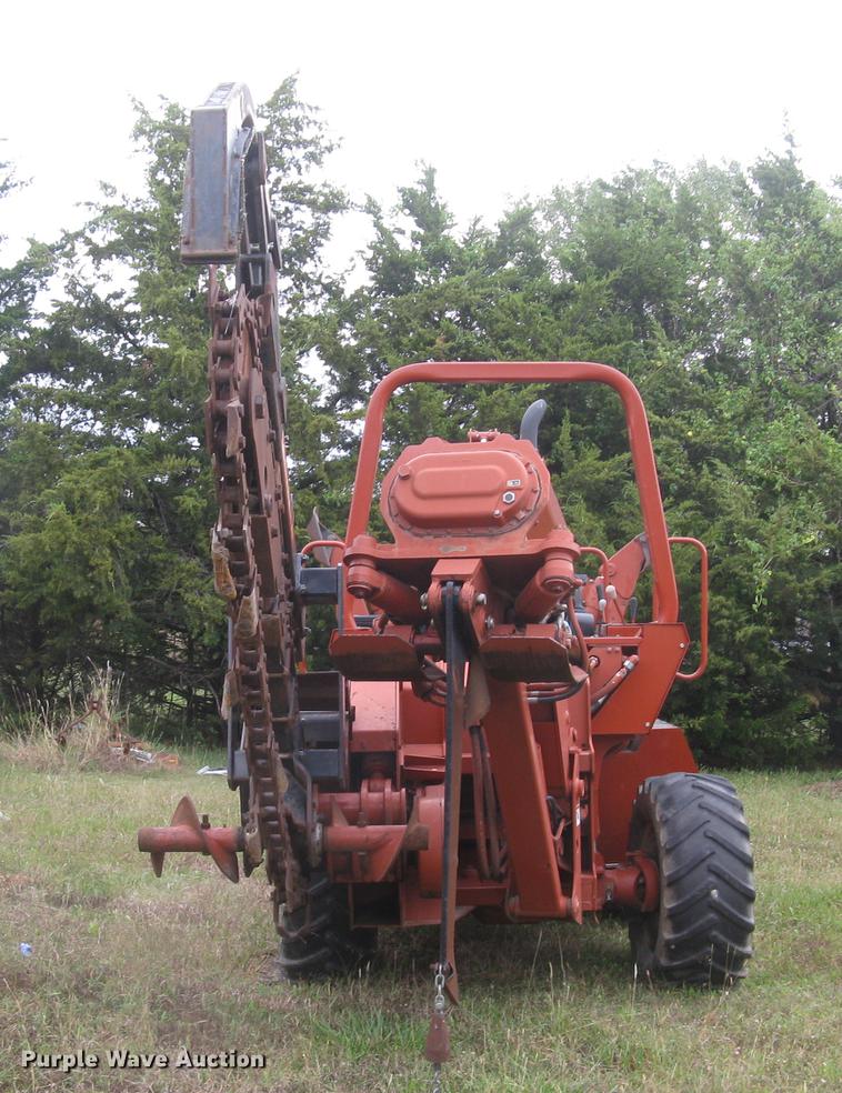 image for item DC2468 1998 Ditch Witch 7020 trencher