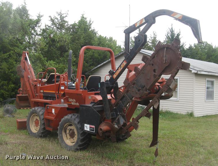 image for item DC2468 1998 Ditch Witch 7020 trencher