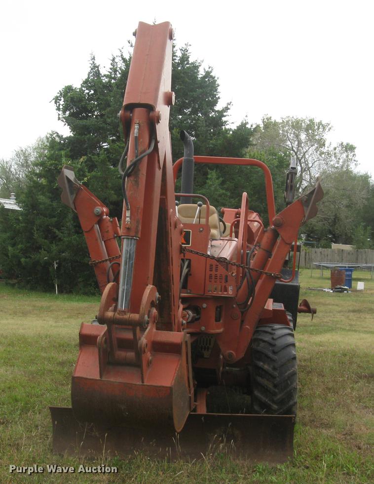 image for item DC2468 1998 Ditch Witch 7020 trencher