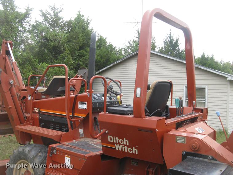 image for item DC2468 1998 Ditch Witch 7020 trencher