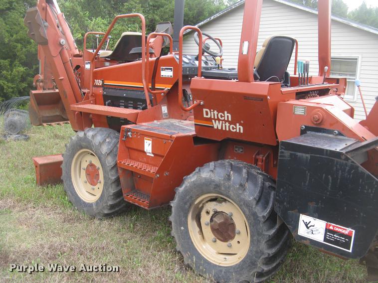image for item DC2468 1998 Ditch Witch 7020 trencher