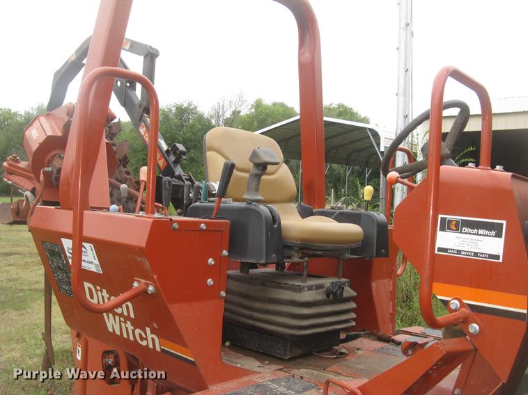 image for item DC2468 1998 Ditch Witch 7020 trencher