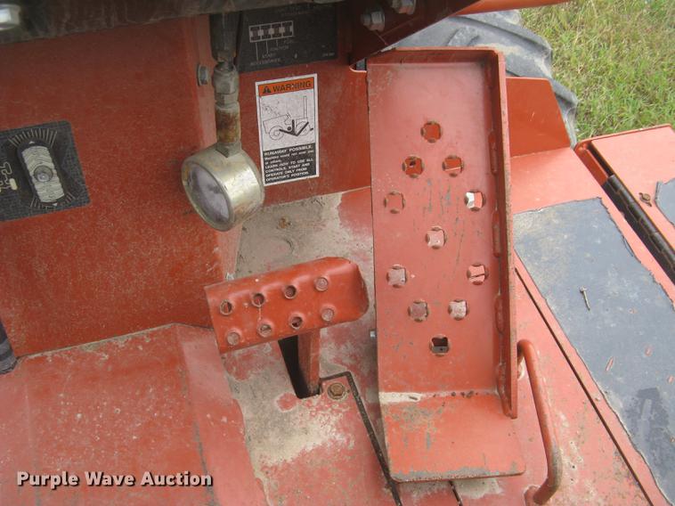 image for item DC2468 1998 Ditch Witch 7020 trencher