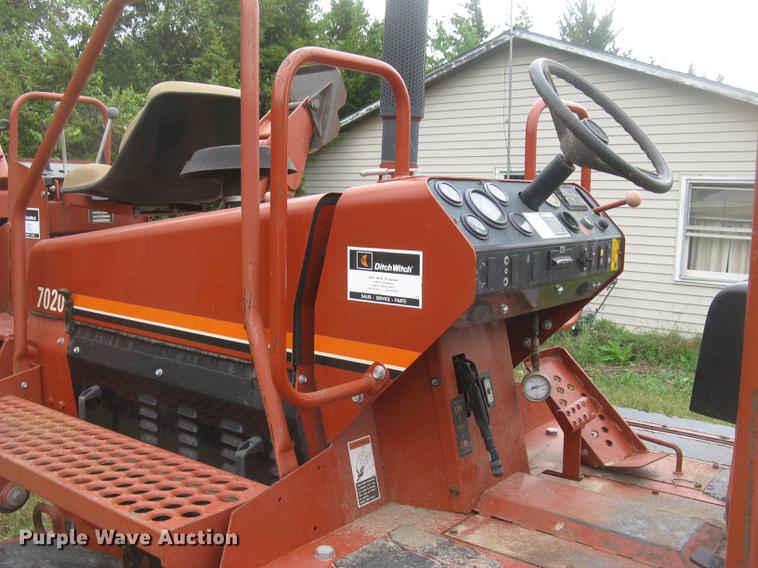 image for item DC2468 1998 Ditch Witch 7020 trencher