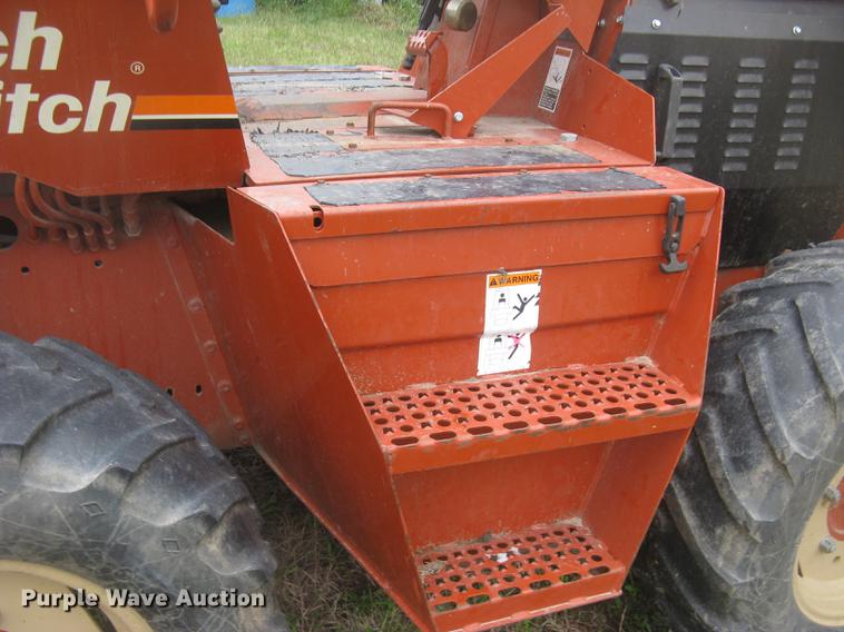 image for item DC2468 1998 Ditch Witch 7020 trencher