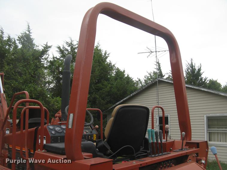 image for item DC2468 1998 Ditch Witch 7020 trencher