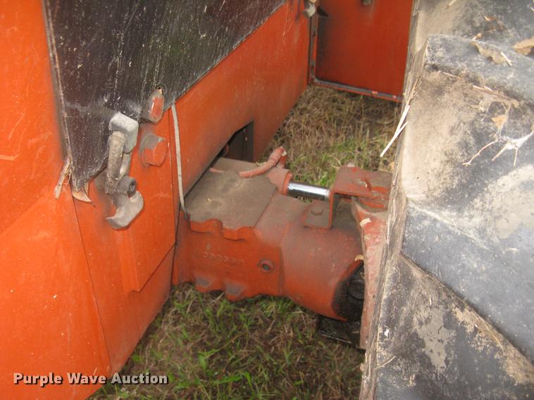 image for item DC2468 1998 Ditch Witch 7020 trencher