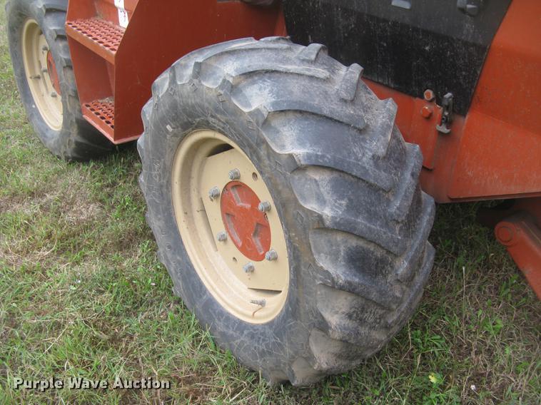 image for item DC2468 1998 Ditch Witch 7020 trencher