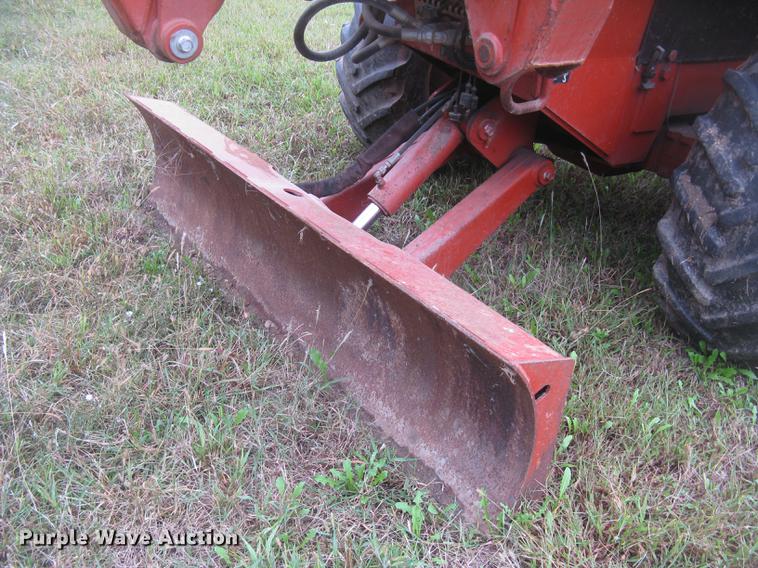 image for item DC2468 1998 Ditch Witch 7020 trencher