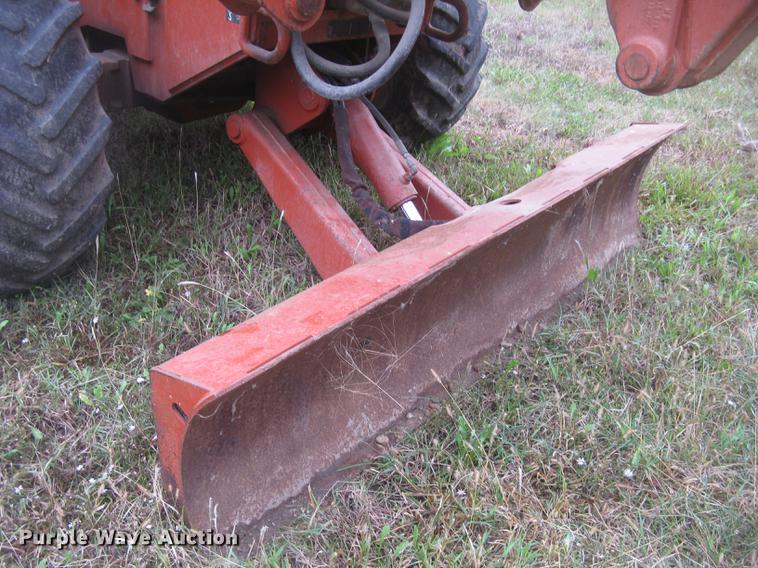 image for item DC2468 1998 Ditch Witch 7020 trencher