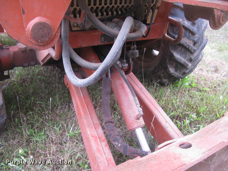 image for item DC2468 1998 Ditch Witch 7020 trencher