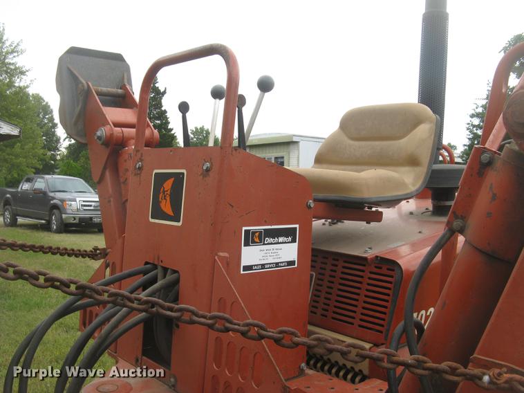 image for item DC2468 1998 Ditch Witch 7020 trencher
