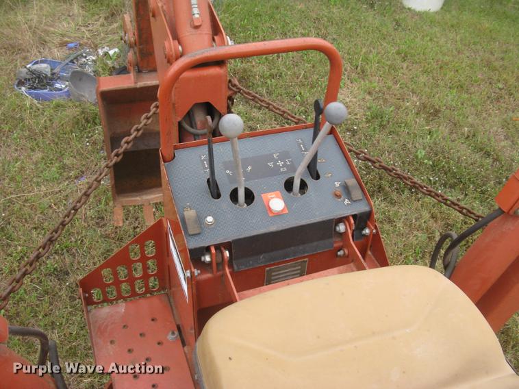 image for item DC2468 1998 Ditch Witch 7020 trencher