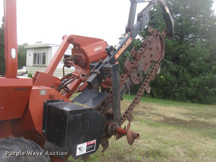 image for item DC2468 1998 Ditch Witch 7020 trencher