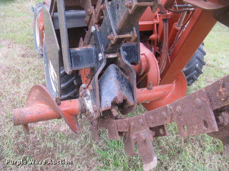 image for item DC2468 1998 Ditch Witch 7020 trencher