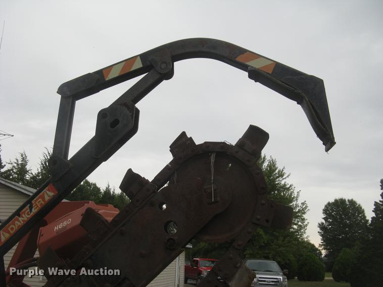 image for item DC2468 1998 Ditch Witch 7020 trencher