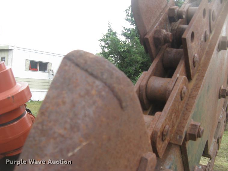 image for item DC2468 1998 Ditch Witch 7020 trencher