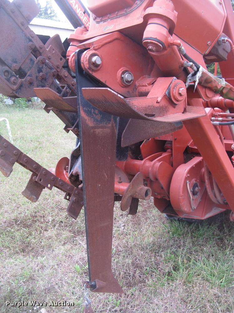 image for item DC2468 1998 Ditch Witch 7020 trencher