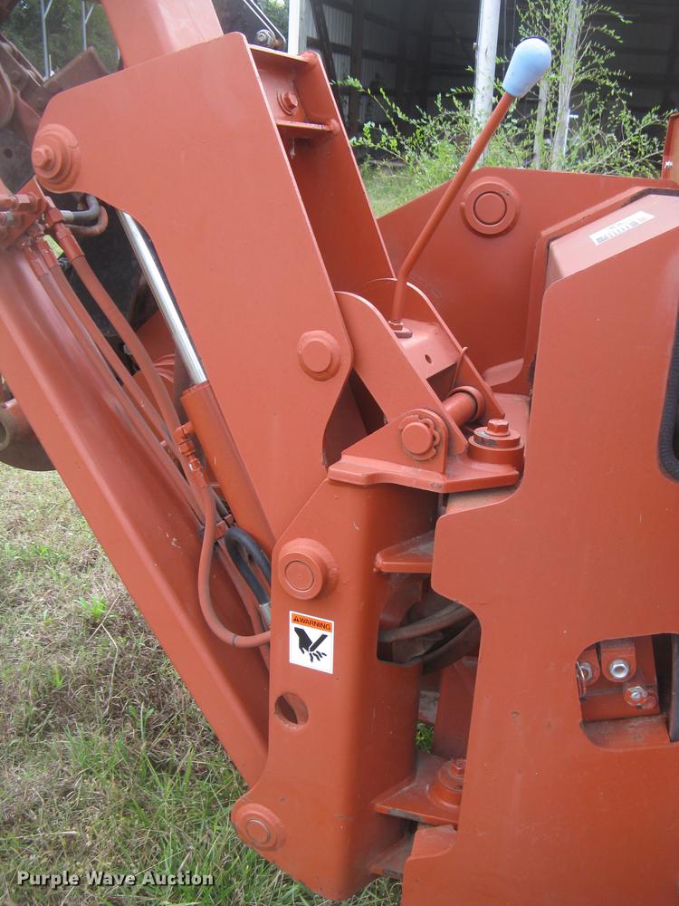 image for item DC2468 1998 Ditch Witch 7020 trencher
