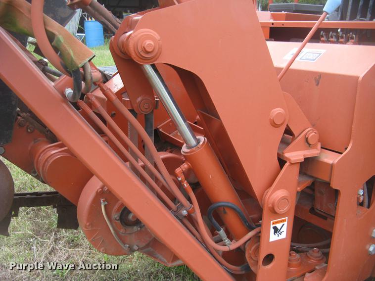 image for item DC2468 1998 Ditch Witch 7020 trencher