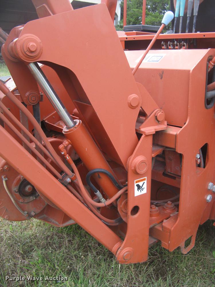 image for item DC2468 1998 Ditch Witch 7020 trencher