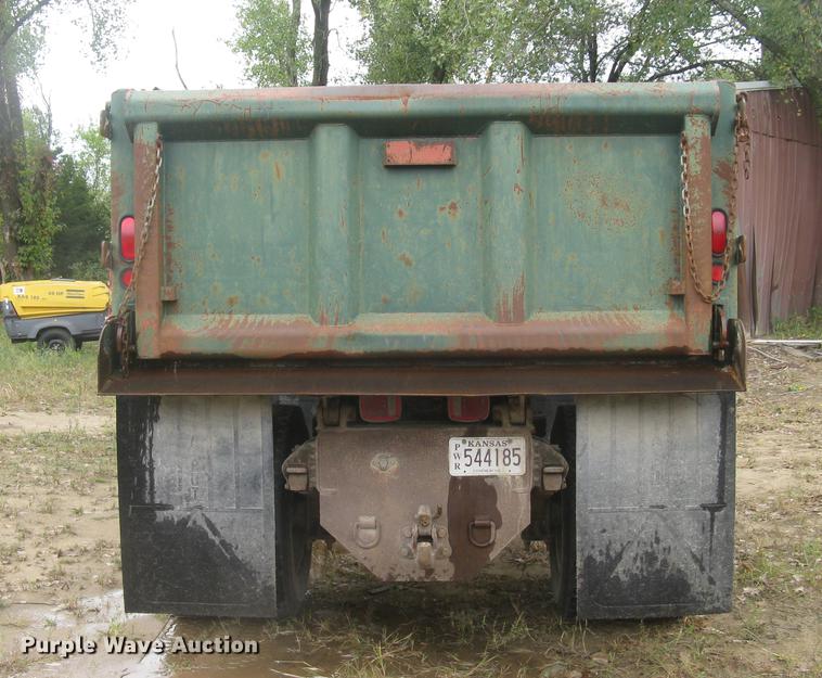 image for item DC2469 2000 GMC C7500 dump truck