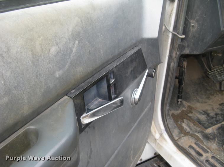 image for item DC2469 2000 GMC C7500 dump truck