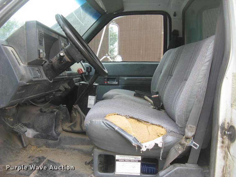 image for item DC2469 2000 GMC C7500 dump truck