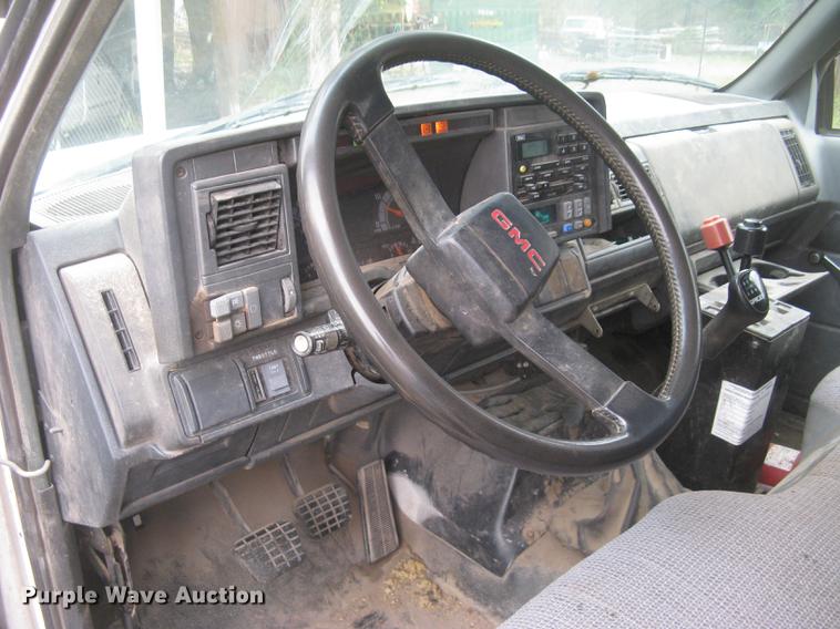 image for item DC2469 2000 GMC C7500 dump truck