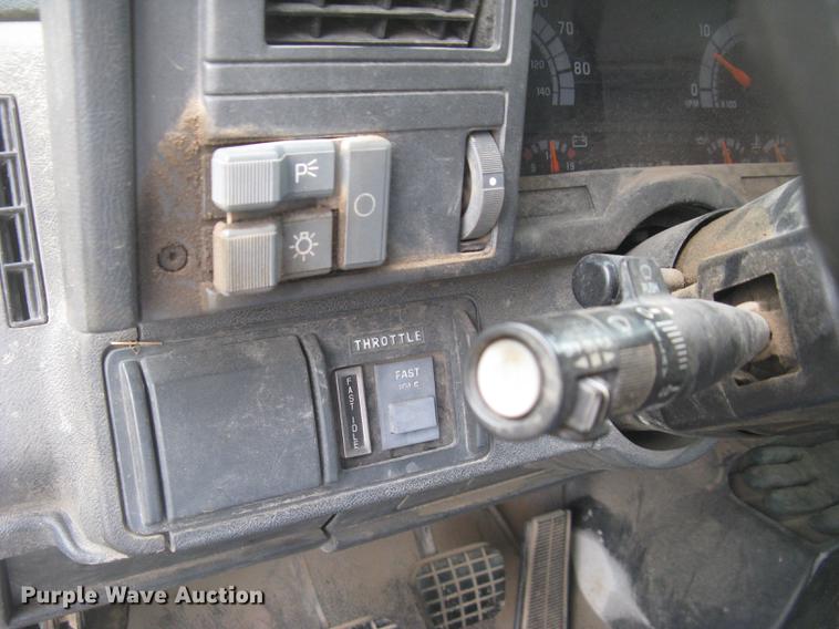 image for item DC2469 2000 GMC C7500 dump truck