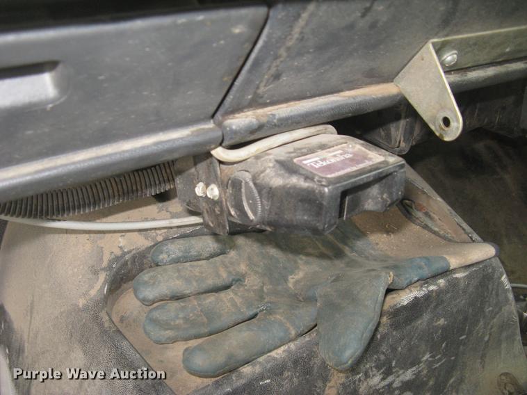 image for item DC2469 2000 GMC C7500 dump truck