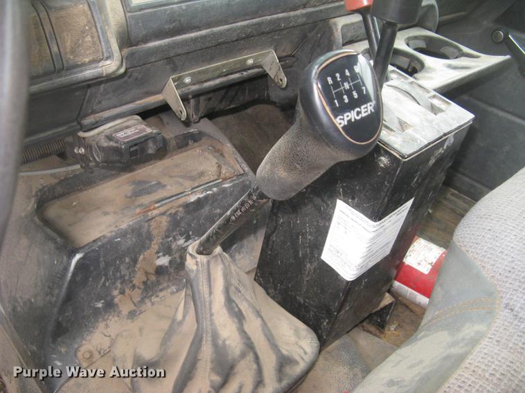 image for item DC2469 2000 GMC C7500 dump truck