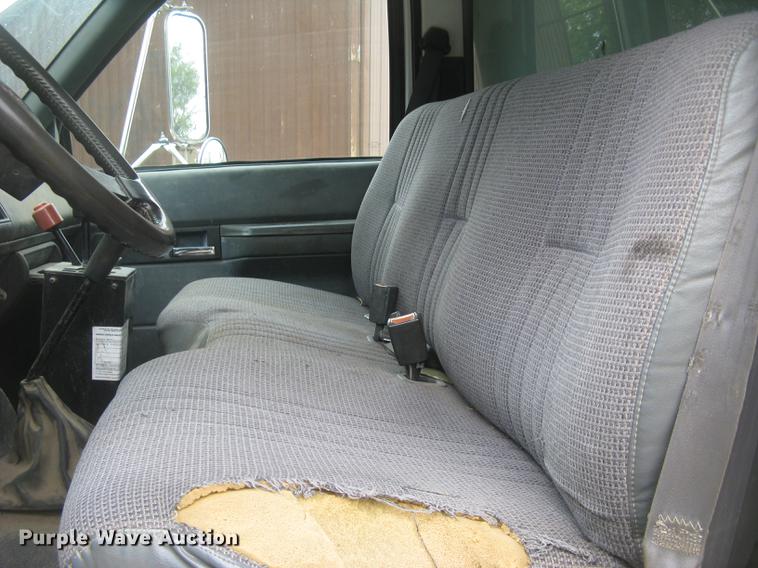 image for item DC2469 2000 GMC C7500 dump truck