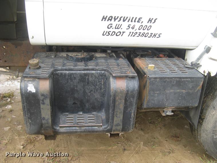 image for item DC2469 2000 GMC C7500 dump truck