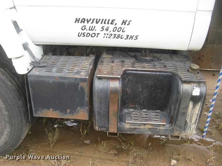 image for item DC2469 2000 GMC C7500 dump truck