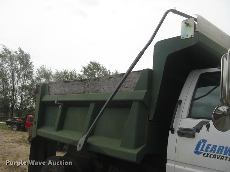 image for item DC2469 2000 GMC C7500 dump truck