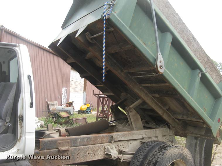 image for item DC2469 2000 GMC C7500 dump truck