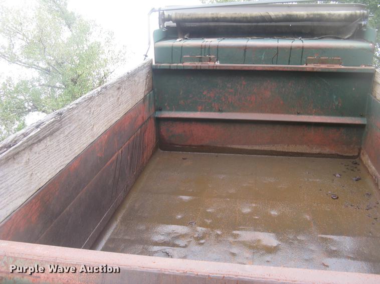 image for item DC2469 2000 GMC C7500 dump truck