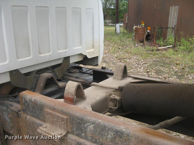 image for item DC2469 2000 GMC C7500 dump truck