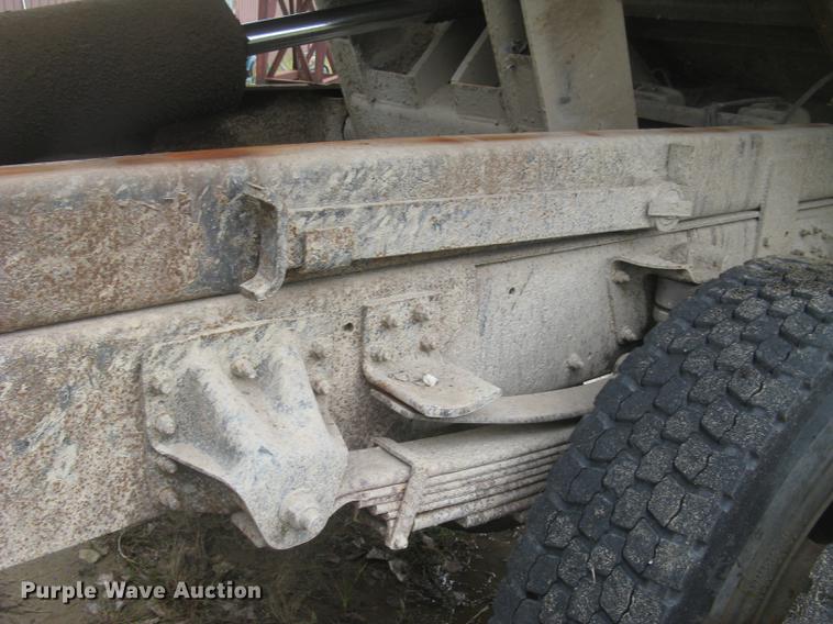 image for item DC2469 2000 GMC C7500 dump truck