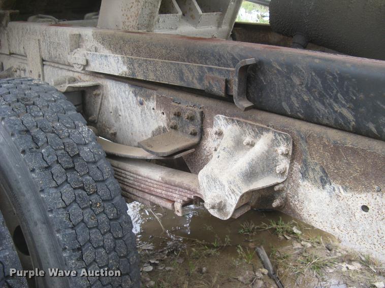 image for item DC2469 2000 GMC C7500 dump truck