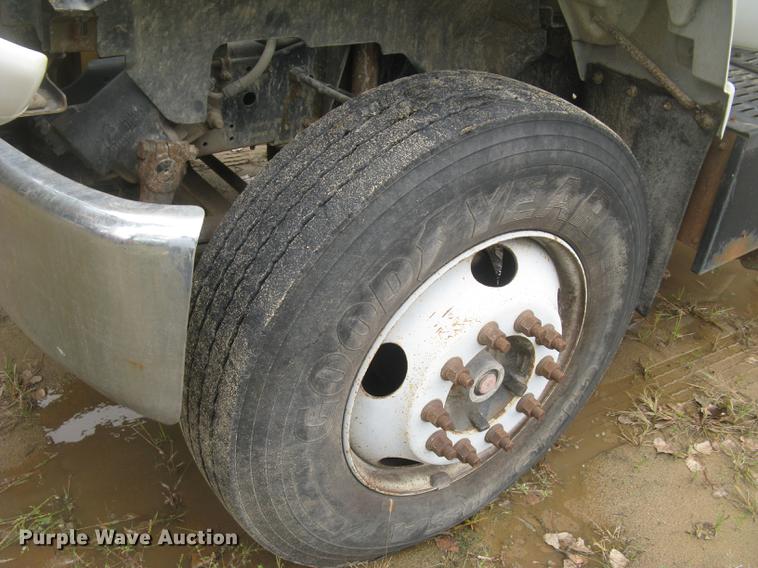 image for item DC2469 2000 GMC C7500 dump truck