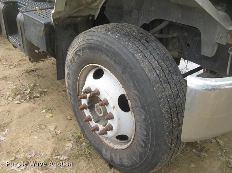 image for item DC2469 2000 GMC C7500 dump truck