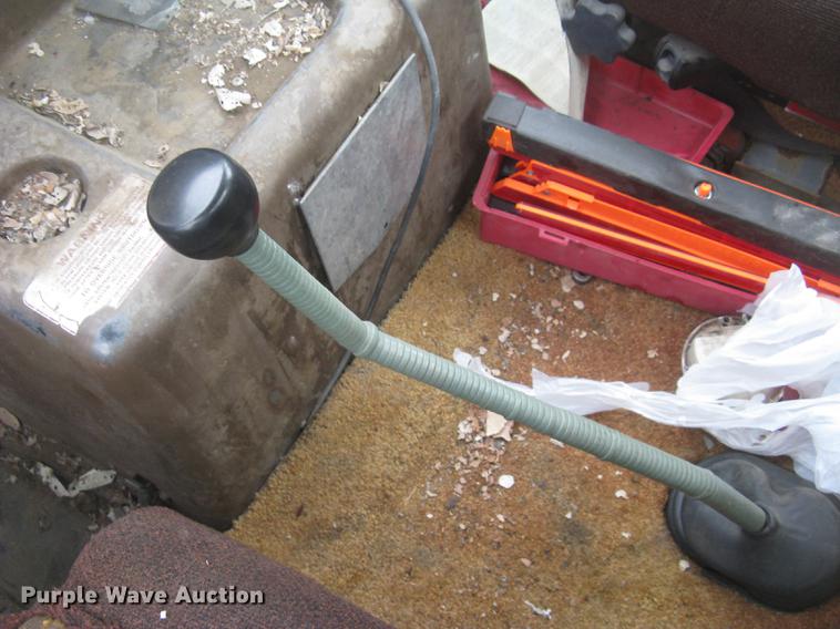 image for item DC2470 1989 International 2375 semi truck